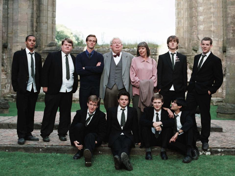 De la Tour with the film cast of ‘The History Boys’, including the late Richard Griffiths, Russell Tovey (far right), Dominic Cooper (front centre) and James Corden, back row, second from left (Fox Searchlight/Kobal/Shutterstock)