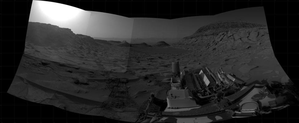 Curiosity's afternoon panorama without added color.  / Credit: NASA/JPL-Caltech