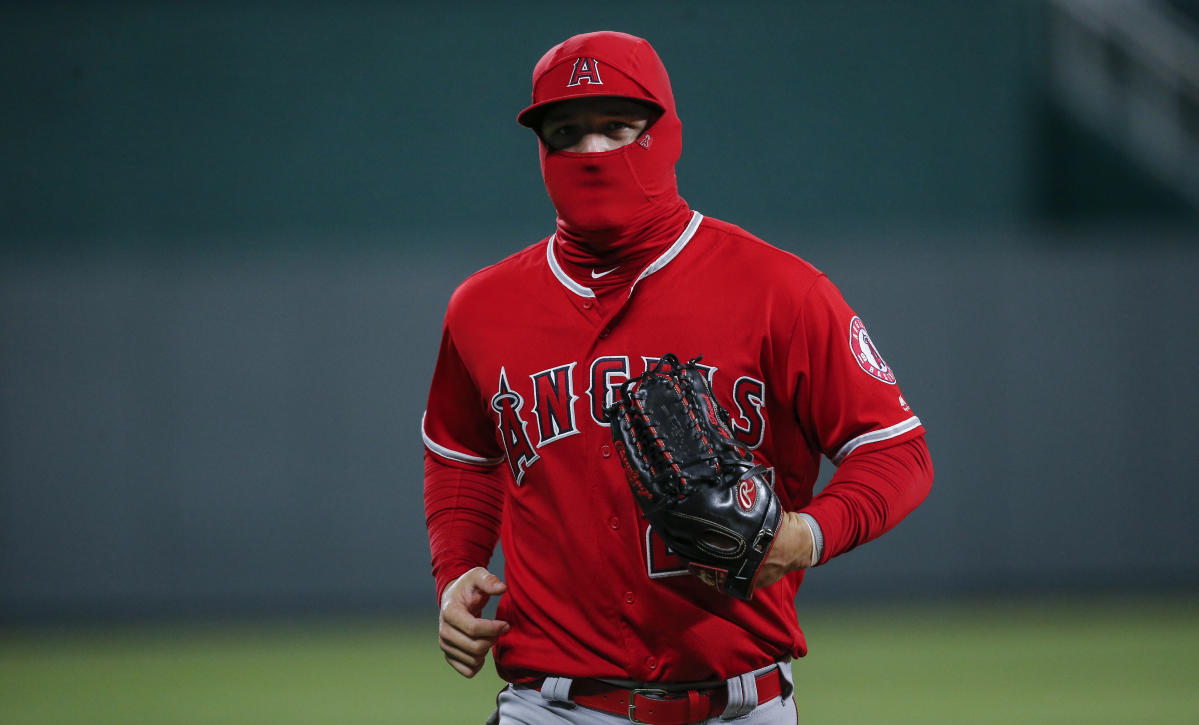 MLB post-season weather makes players cold