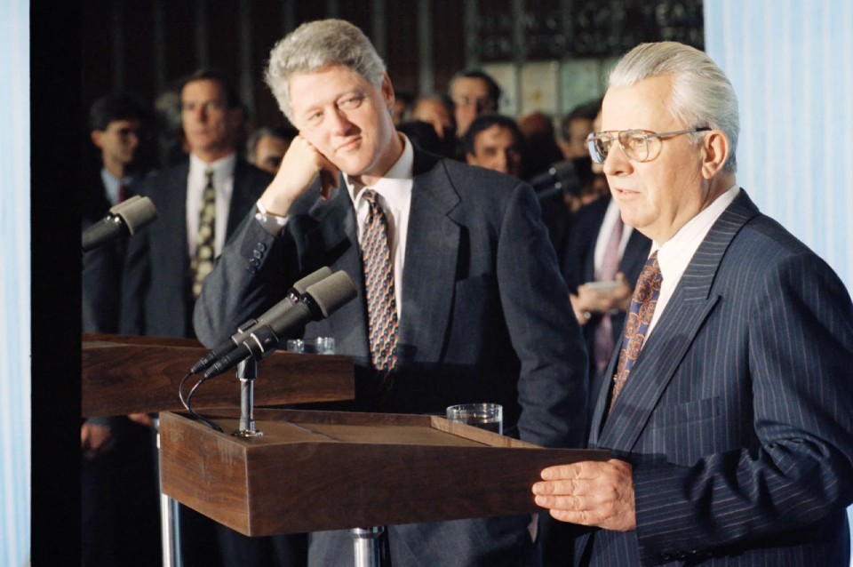 Bill Clinton and Leonid Kravchuk in 1994 <span class="copyright">AP</span>