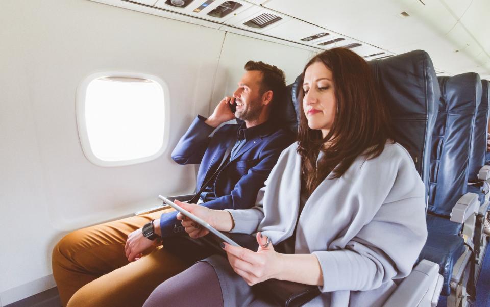 Reclining airplane seat debate