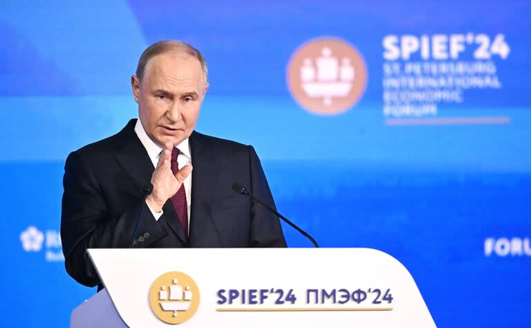 El presidente ruso, Vladimir Putin, en una sesión plenaria del Foro Económico Internacional de San Petersburgo 