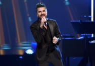 En esta foto del 15 de noviembre del 2017, Juanes canta "Quisiera ser" durante la gala en honor a Alejandro Sanz como Persona del Año en Las Vegas. El músico y activista colombiano será homenajeado como Persona del Año 2019 de la Academia Latina de la Grabación, el miércoles 13 de noviembre. (Foto por Chris Pizzello/Invision/AP, Archivo)