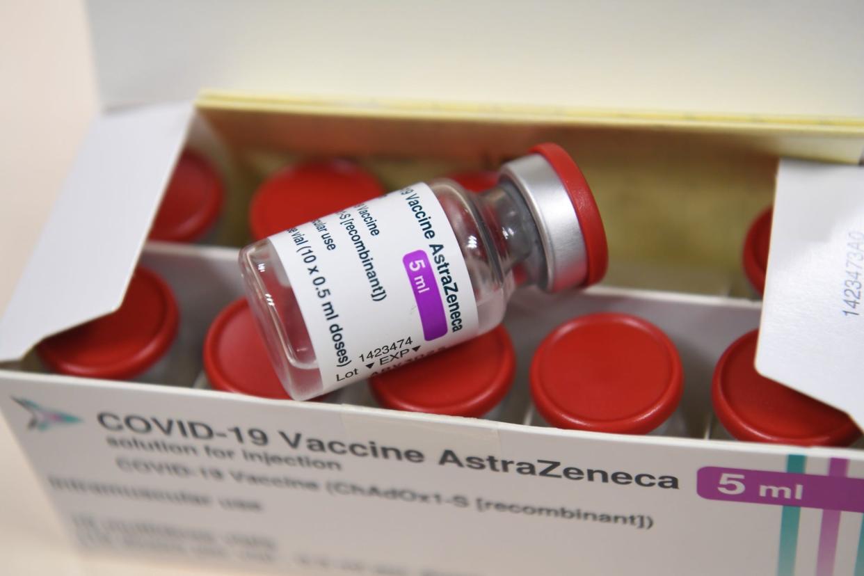 France vaccine AstraZeneca box