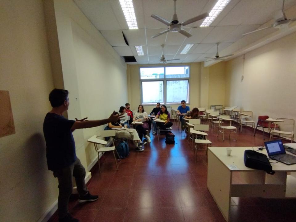 <span>Clase en desarrollo en la Facultad de Ciencias Sociales de la UBA, el 19 de abril del 2024 (AFP Agustín Bagnasco)</span>