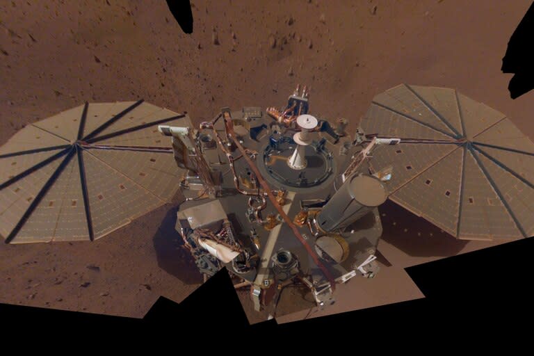 Autofoto de la misión InSight