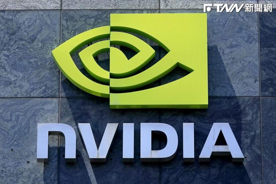 輝達（NVIDIA）股價狂飆猛漲，帶動SPDR S&P 500 ETF Trust市值突破5000億美元。（圖／AP）