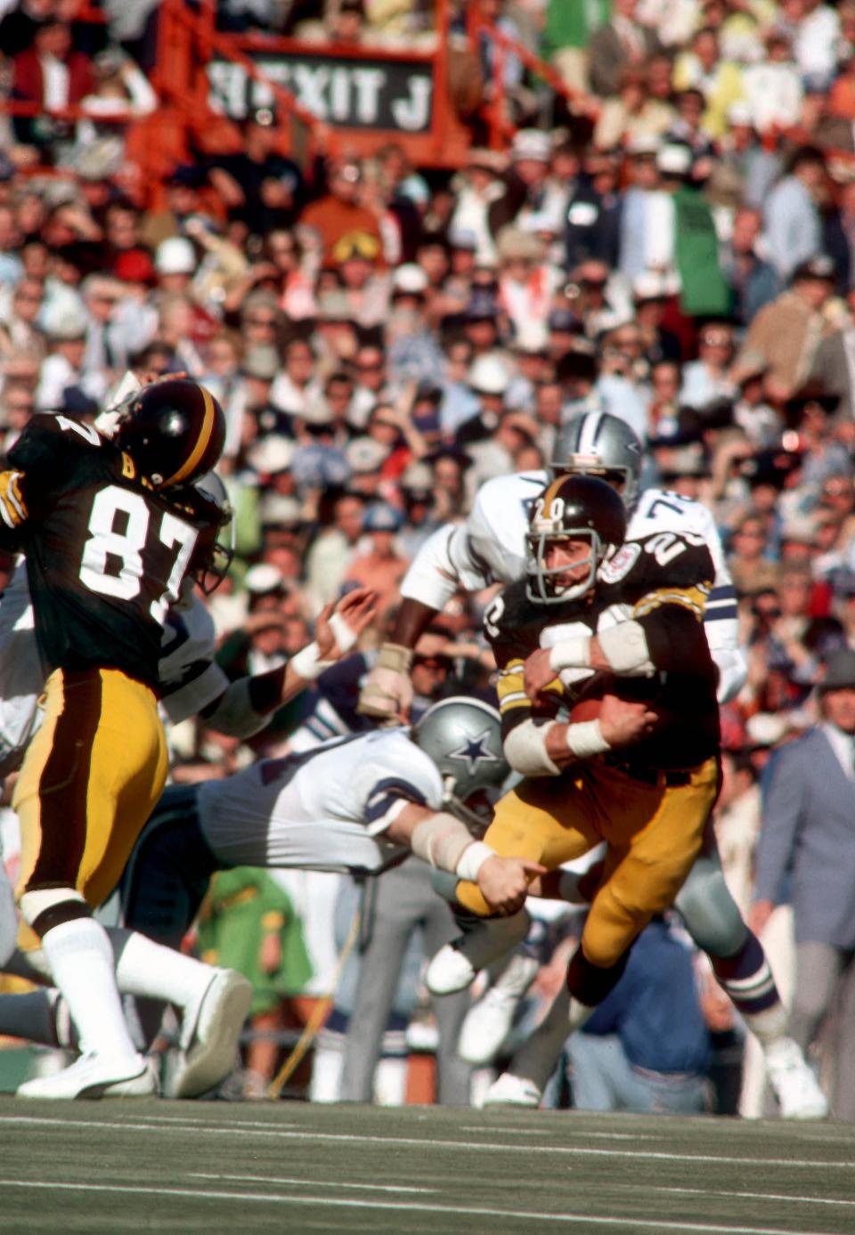 Pittsburgh Steelers running back Rocky Bleier (20) in action during Super Bowl X against the Dallas Cowboys at the Orange Bow in 1976.