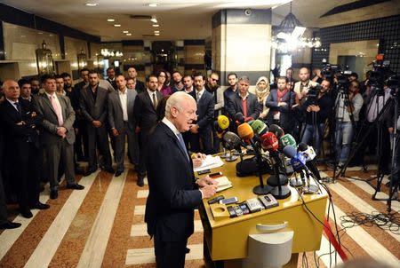 United Nations (U.N.) Special Envoy for Syria Staffan de Mistura speaks during a news conference in Damascus, November 11, 2014. A common threat posed by Islamic State militants to Syria's warring factions may help push government and rebel forces toward local truces, de Mistura said in an interview published on Tuesday. De Mistura is pushing an initiative to create "incremental freeze zones" to stop localised fighting and improve aid access, starting in the northern city of Aleppo. REUTERS/Omar Sanadiki (SYRIA - Tags: POLITICS CONFLICT CIVIL UNREST)