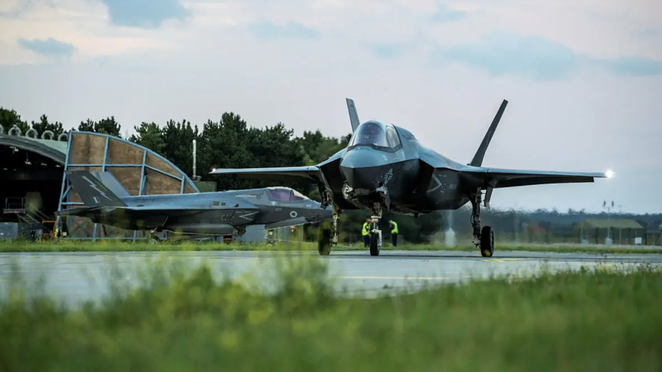U.S. Marine Corps and RAF F-35Bs operate together at RAF Marham during a joint exercise. <em>Crown Copyright</em>