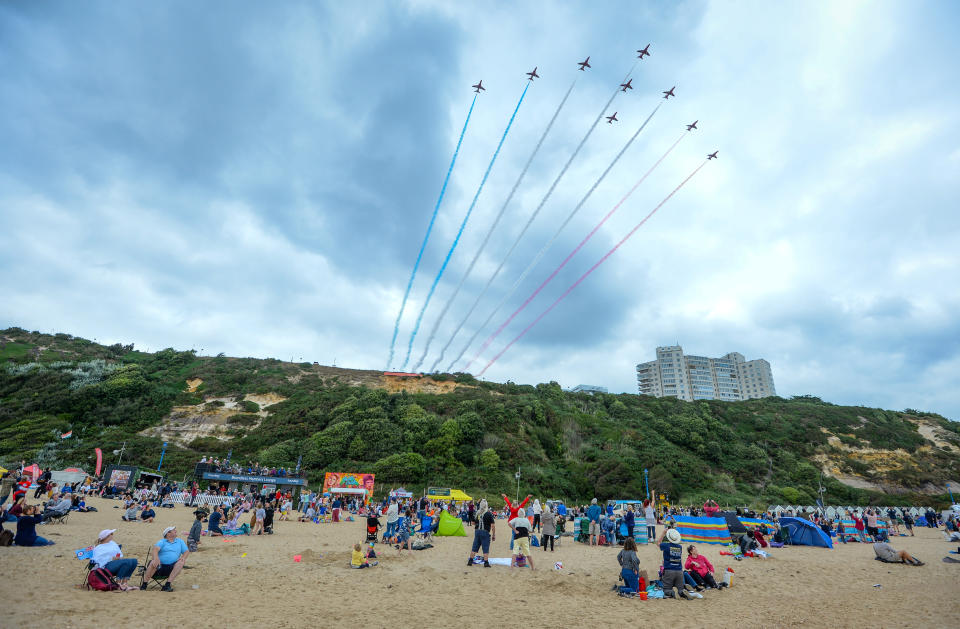 BOURNEMOUTH, ENGLAND - SEPTEMBER 02: The Red Arrows perform during the Bournemouth Air Festival on September 02, 2021 in Bournemouth, England. The air show runs from the 02nd to 05th September and features numerous displays including a performances by the RAFAT Red Arrows, RAF Typhoon, Chinook and full Battle of Britain memorial flight. (Photo by Finnbarr Webster/Getty Images)