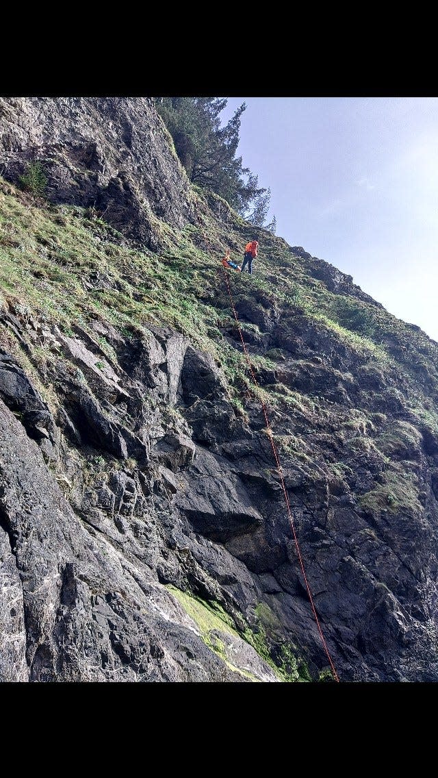 Search and rescue crews in Curry County worked their way down cliffs in the Natural Bridges area of Boardman State Scenic Corridor to recovery the body of a California man who fell and died at the site on the south Oregon Coast.