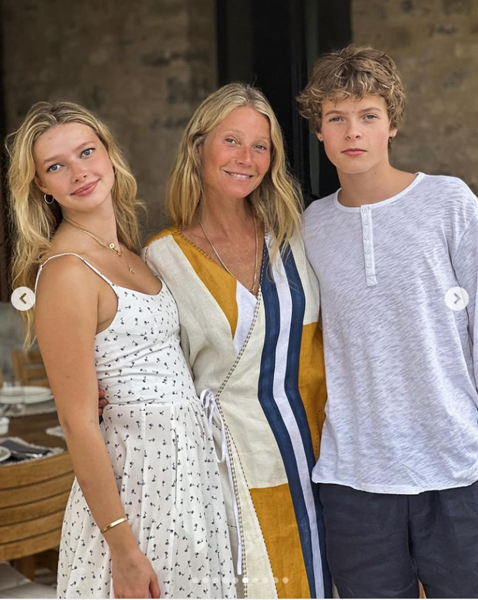 Image: Gwenyth Paltrow and her two children. (@gwynethpaltrow / via Instagram)