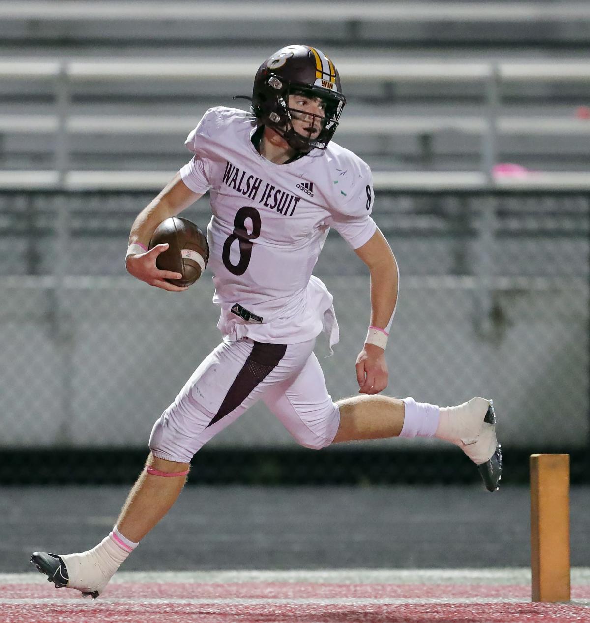 Walsh Jesuit football leans on Brock Sherman, run game in OHSAA playoff