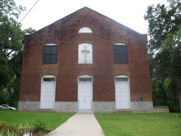 The Washington Methodist Church in Natchez was constructed in 1828. This building was remodeled and the balconies were removed in 1902.