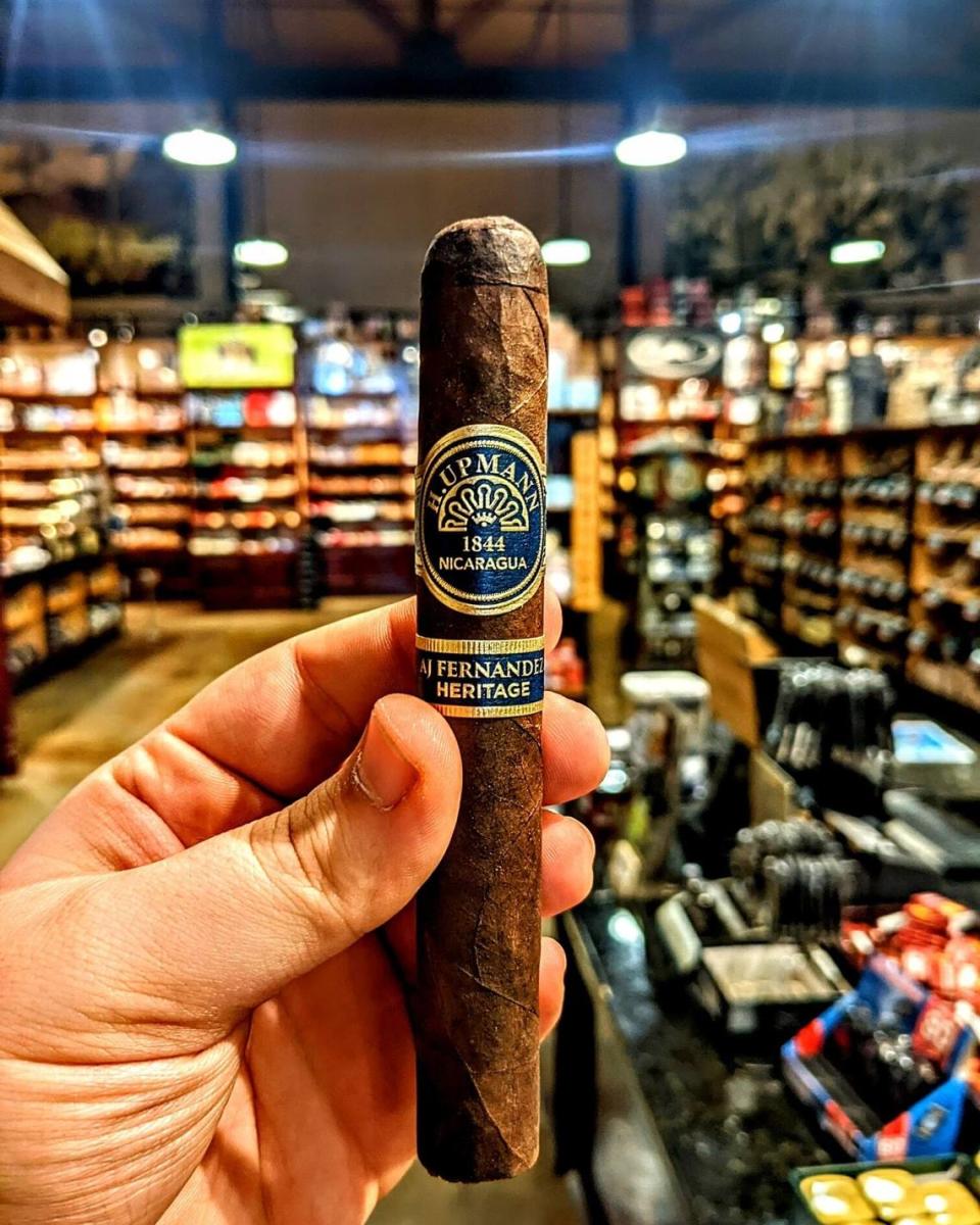 The Cigars International Hamburg Superstore is 12,000 square feet. It boasts two fully stocked bars, an amphitheater, a wraparound deck, 40 oversized indoor leather chairs, an outdoor putting green and more than 1,000 cigar blends.