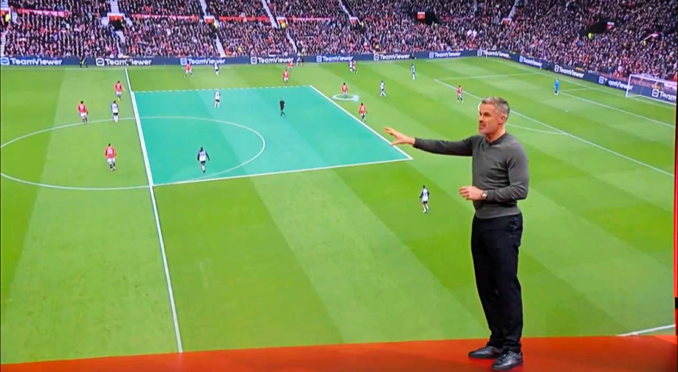 Jamie Carragher dissects Manchester United’s defensive shape on Sky Sports (Sky Sports Premier League)
