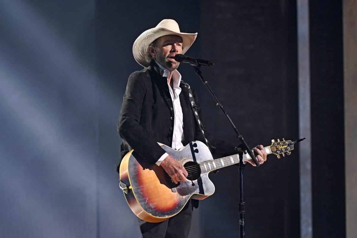 Toby Keith Makes Triumphant Return To Stage Last Night in Las Vegas