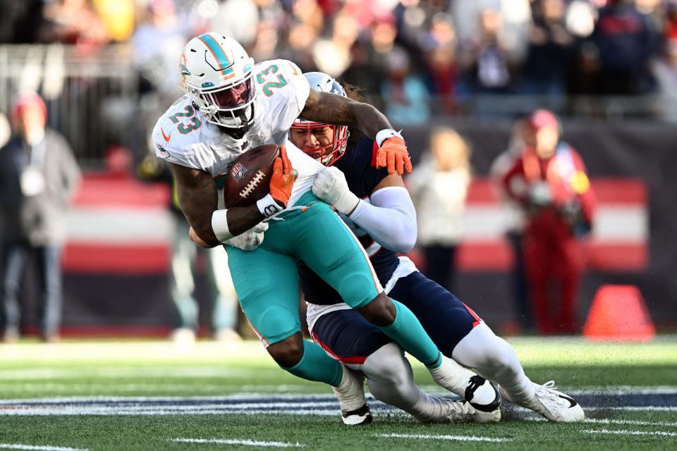 Jeff Wilson may have to carry the load for the Dolphins in their run game.