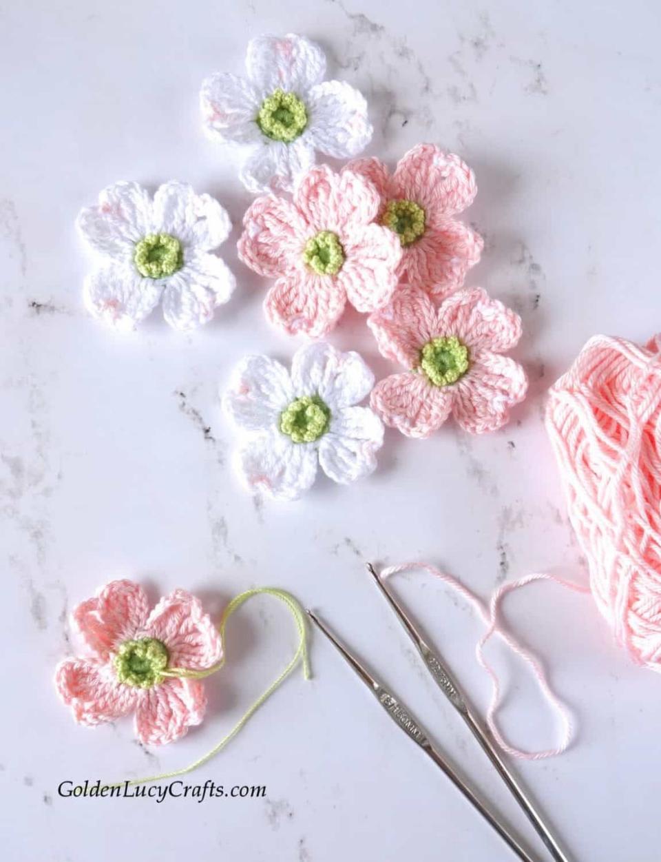 crochet dogwood flowers easter decorations
