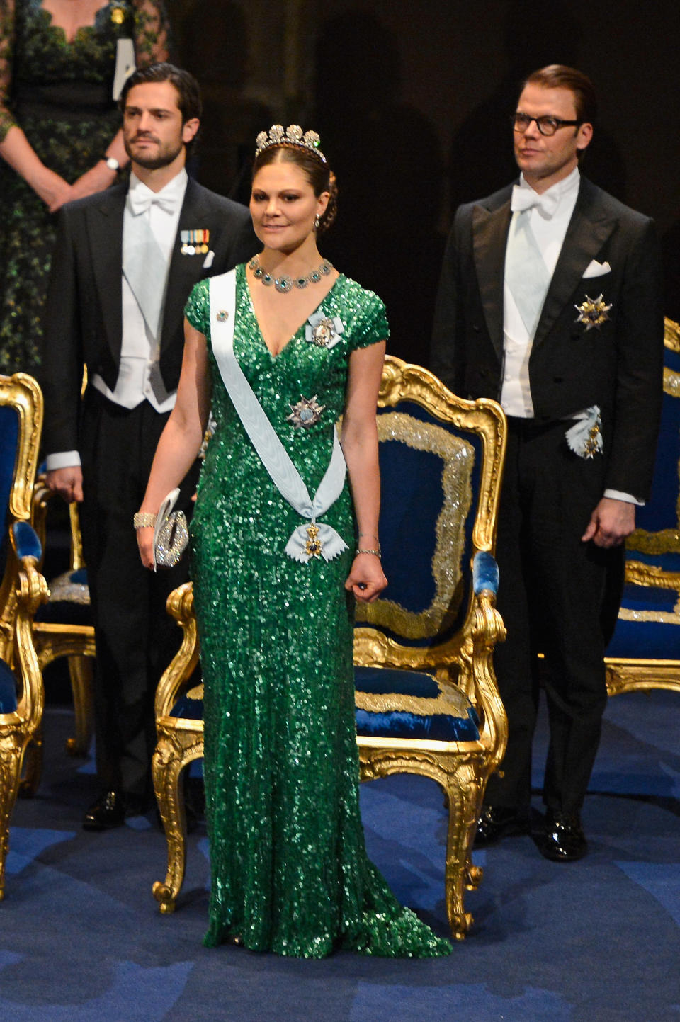 <p>"Quien con verde se atreve, por guapa se tiene". Si hacemos caso a este dicho popular, parece que algunas 'royals' tienen el guapo subido, como Victoria de Suecia. La heredera al trono optó por el color de la esperanza con un deslumbrante Elie Saab de lentejuelas que llevó en la gala del premio Nobel 2012. (Foto: Pascal Le Segretain / WireImage / Getty Images)</p> 