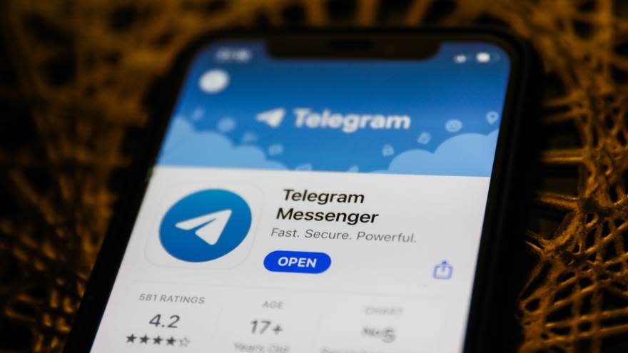 Telegram procura tener un rendimiento ágil al basarse en la nube.