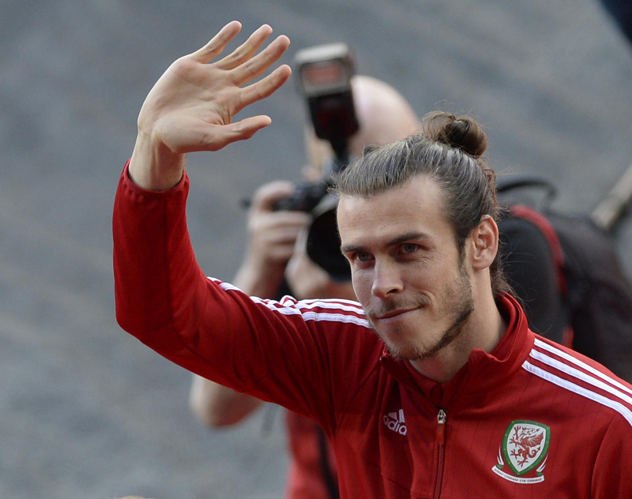 Gareth Bale se compromete con su novia (por segunda vez). Images via Reuters / Adam Holt Livepic .