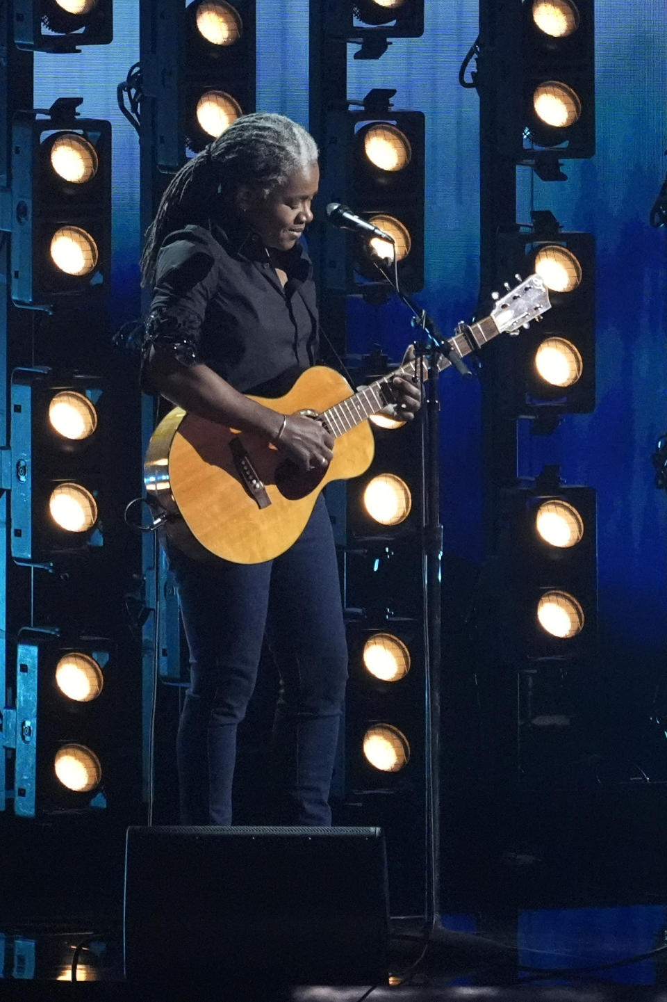 Tracy Chapman performs "Fast Car" during the 66th annual Grammy Awards on Sunday, Feb. 4, 2024, in Los Angeles. (AP Photo/Chris Pizzello)