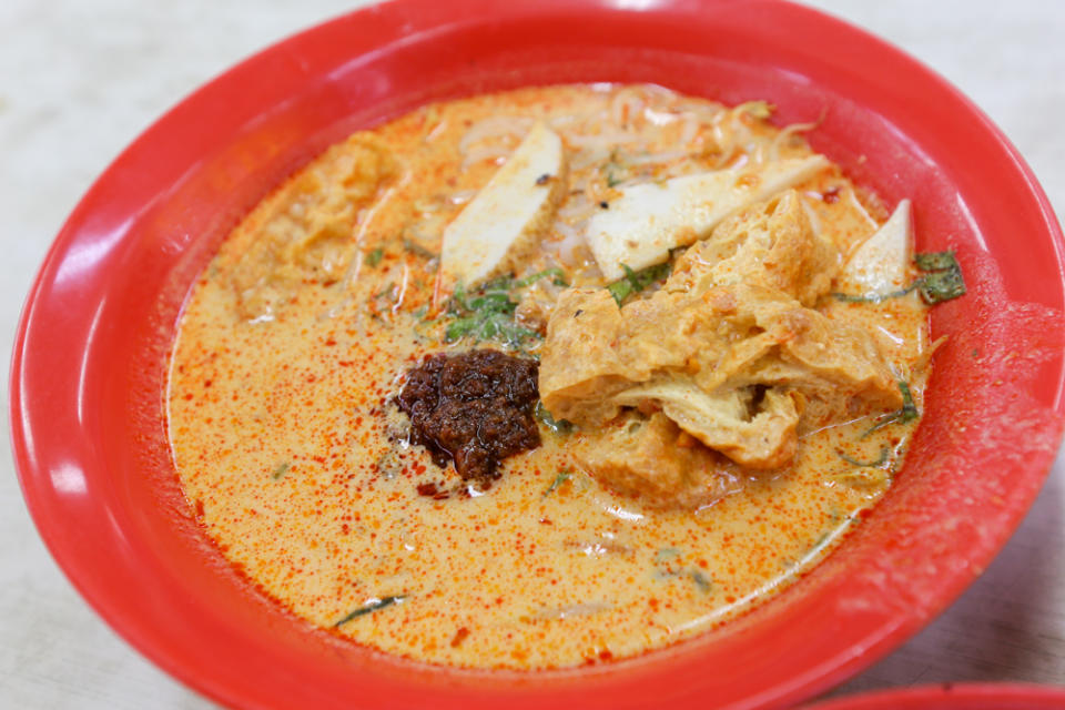 Sheng Ji Fishball Noodle 03 - laksa