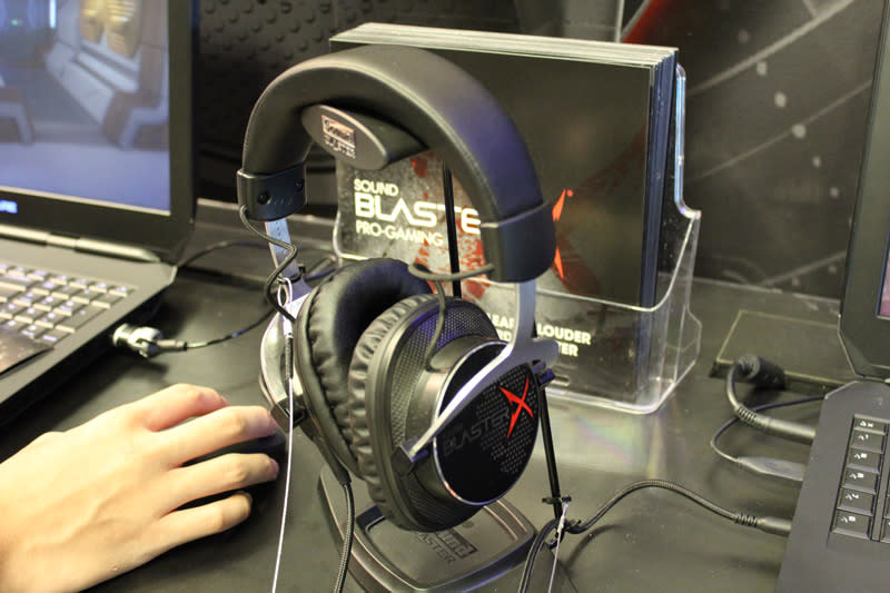 Creative's new Sound BlasterX H5 is a gaming headset with reinforce steel/ aluminum architecture, a 50mm Fullspectrum audio drive,and is also lightweight. It also comes with a detachable microphone and can be used on mobilde devices. It's on pre-order at Comex for $199.