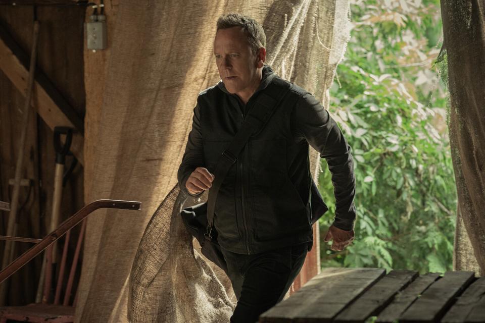 Kiefer Sutherland as John Weir on 'Rabbit Hole'