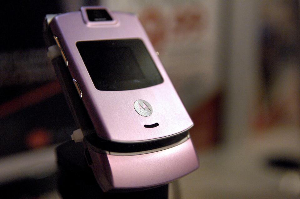 <h1 class="title">A Motorola RAZR phone sits on display at a Best Buy store in</h1><cite class="credit">Photo by Bloomberg. Image courtesy of Getty Images.</cite>