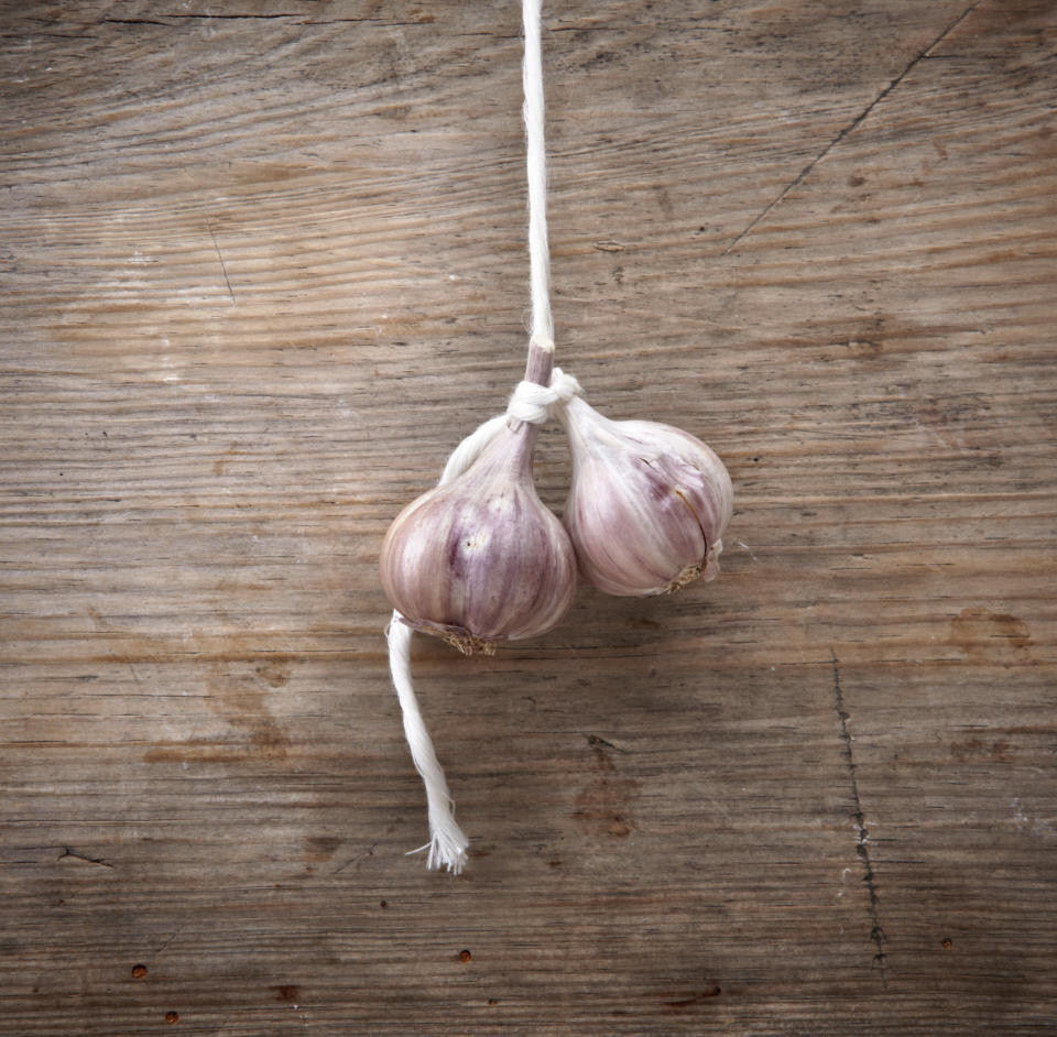 ... remove any nasty smells (especially garlic) from your hands by running them over something made of stainless steel. 