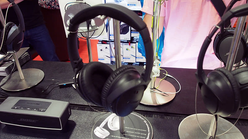 Bose QuietComfort 35 headphones boast even better noise-canceling than before, and it’s the first QC cans to come with Bluetooth wireless pairing with the ease of NFC. Now at S$529 (U.P. S$549) at Suntec Hall 406 (Booth 8303).