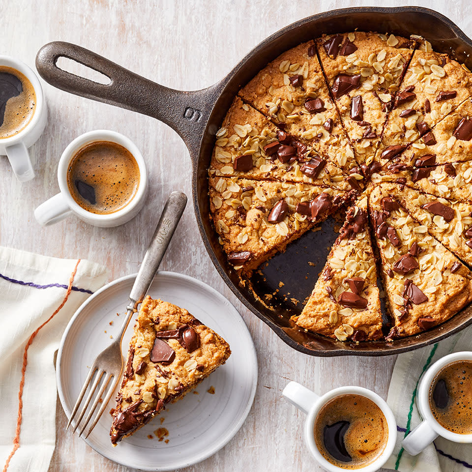 Peanut Butter-Chocolate Chip Skillet Cookie