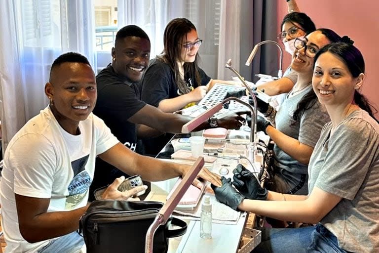 Campaz en primer plano, la tarde en que fue a un centro de estética de Rosario, antes del clásico