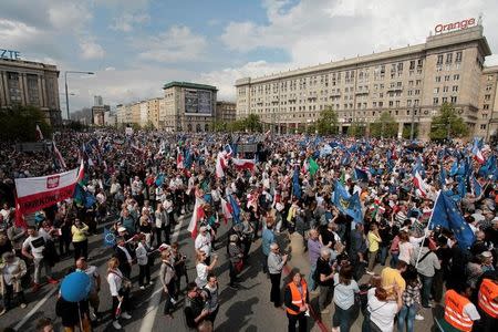 People gather during an anti-government demonstration called "March of Freedom" organised by opposition parties in Warsaw, Poland May 6, 2017. Agencja Gazeta/Dawid Zuchowicz via REUTERS