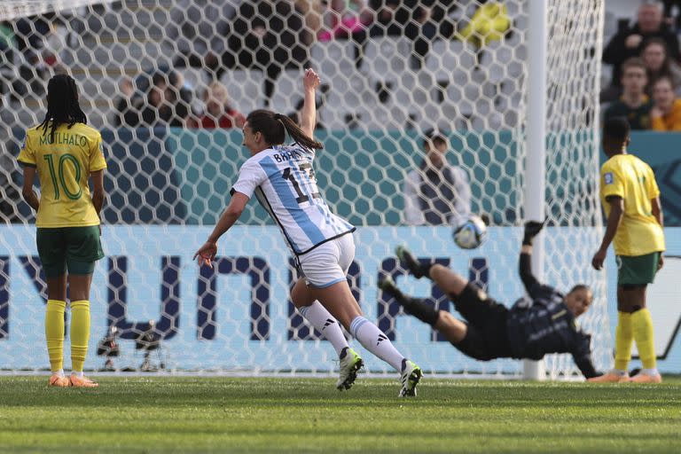 La selección argentina igualó en su última presentación en el Mundial ante Sudáfrica 2 a 2