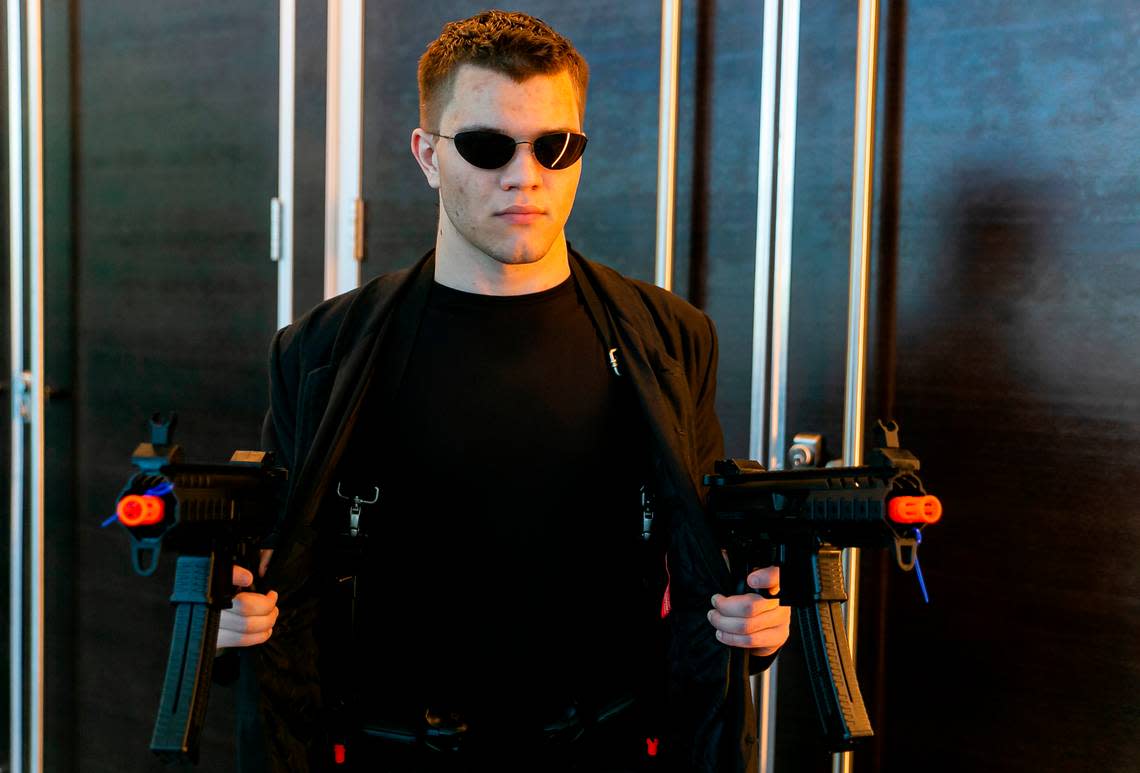 Homer Smith cosplays as Neo from “The Matrix” during Florida Supercon.