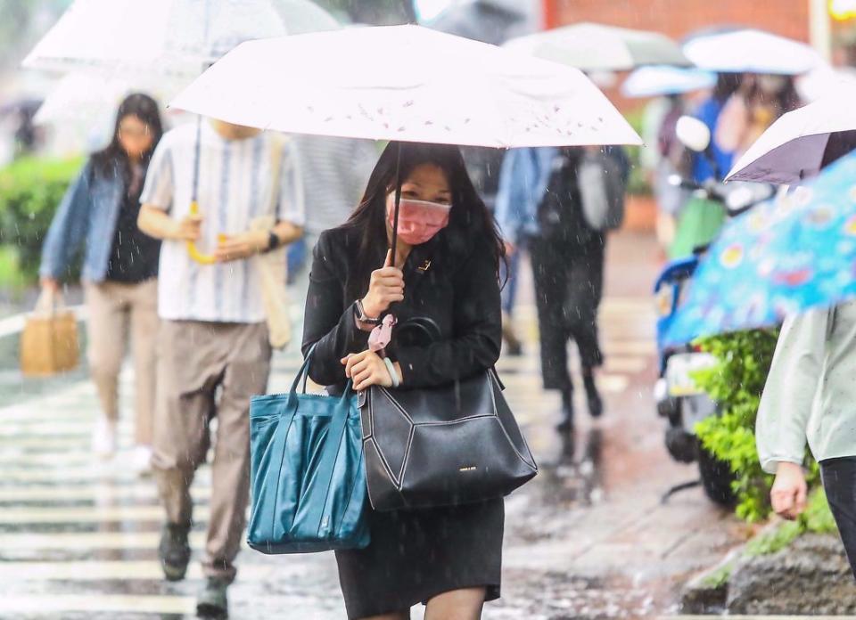 午後中南部山區對流發展旺盛，有局部大雨發生的機率。（資料照）