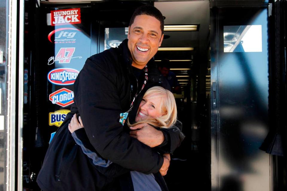 Brad Daugherty joined Tad and Jodi Geschickter to form JTG Racing in 2017. Daugherty, a 7-foot former UNC basketball player, is much taller than his 5-foot-3 co-owner.