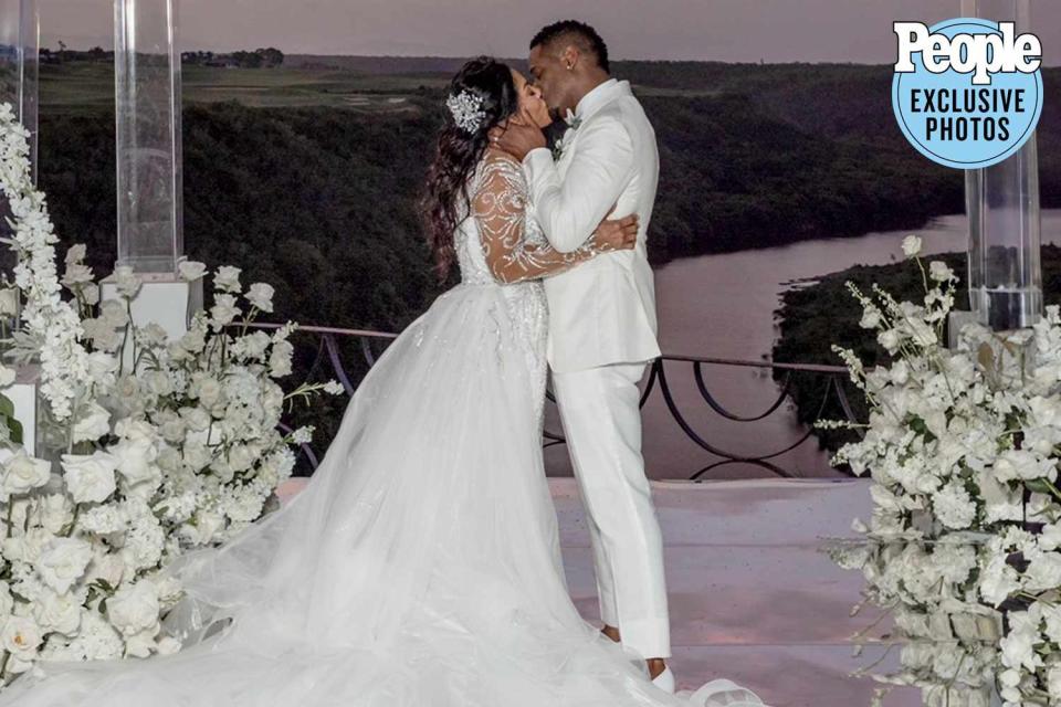 <p><a href="https://www.instagram.com/martinameztoyphotography/">Martin Ameztoy Photography</a></p> Blair Underwood and new wife Josie Hart marry in the Caribbean