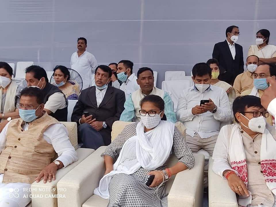 Chief Minister Sarbananda Sonowal, several Congress ministers, top bureaucrats and police officers were present at the cremation.