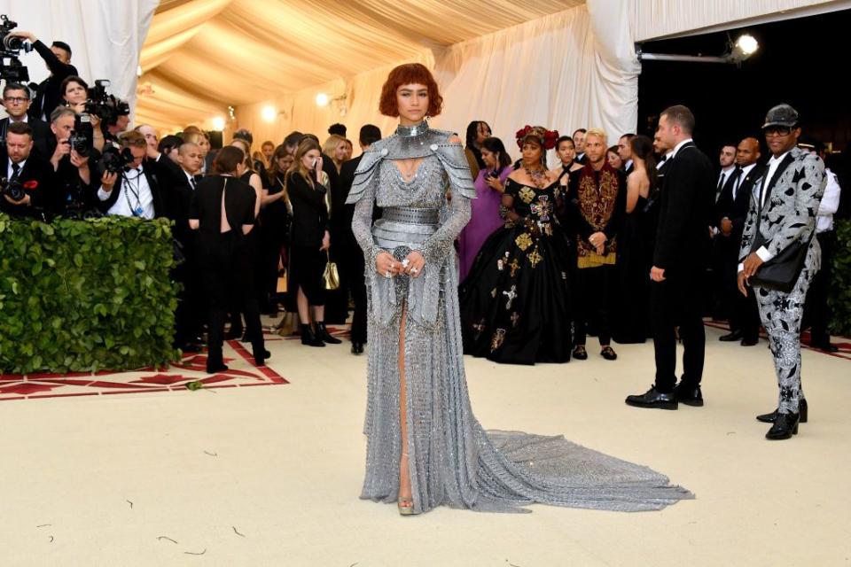 heavenly bodies fashion the catholic imagination costume institute gala