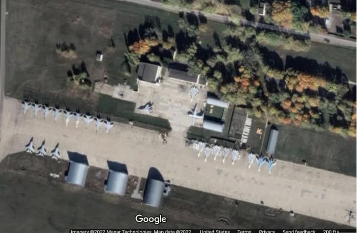 俄羅斯立佩茲克空軍基地的戰機，在Google地圖上清晰可見。   圖 : 翻攝自Google Ma