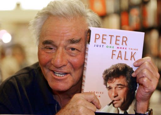 US TV star Peter Falk poses with his new book "Just One More Thing" during a bookstore appearance in 2006 in Hollywood. Falk, the gravel-voiced actor who played Hollywood's rumpled detective Lieutenant Columbo, has died at 83, family members told US media