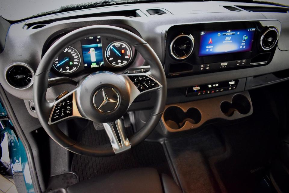 2024 Mercedes-Benz eSprinter instrument controls