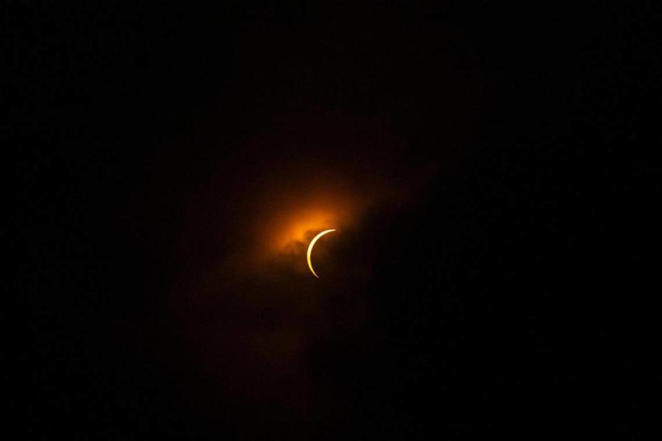 The moon covers the sun during a total solar eclipse seen from the Living Arts & Science Center in Lexington, Ky., Monday, April 8, 2024. Silas Walker/swalker@herald-leader.com