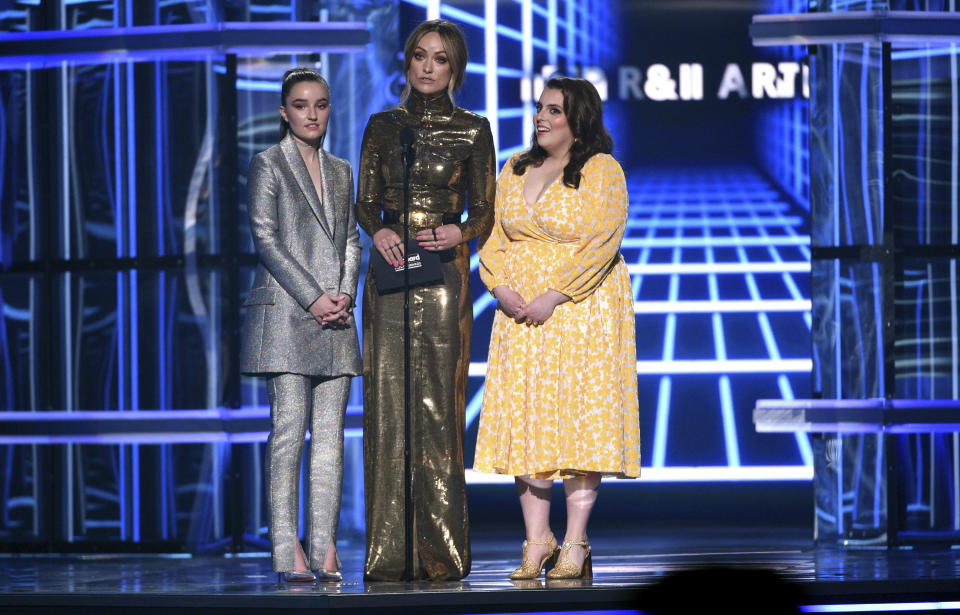 Kaitlyn Dever, from left, Olivia Wilde and Beanie Feldstein present the award for top R&B artist at the Billboard Music Awards on Wednesday, May 1, 2019, at the MGM Grand Garden Arena in Las Vegas. (Photo by Chris Pizzello/Invision/AP)