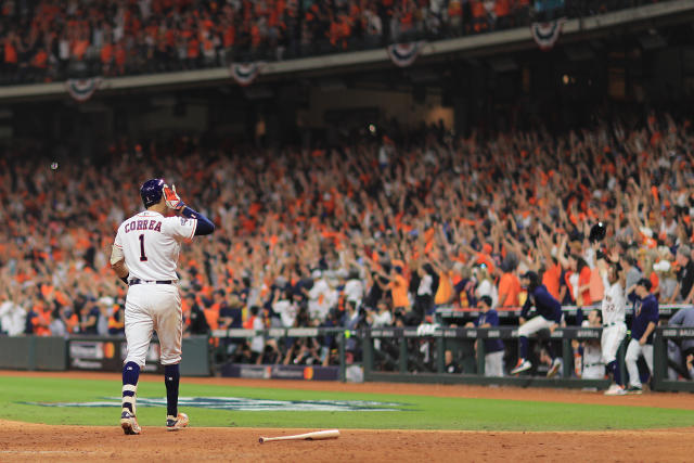 Astros fan vs. security guards at Minute Maid Park 